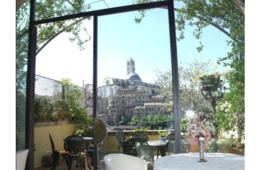 Residenza D'Epoca Campo Regio Relais Bed & Breakfast Siena Luaran gambar