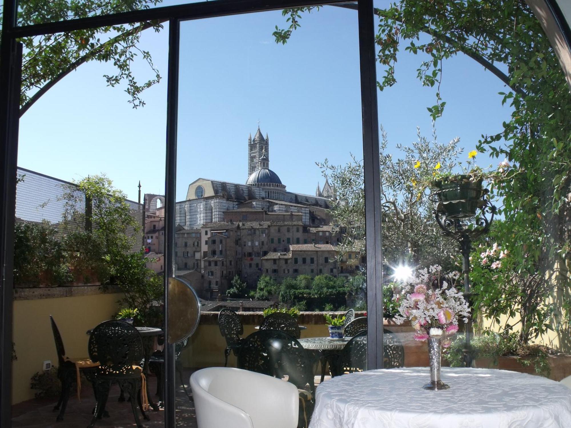 Residenza D'Epoca Campo Regio Relais Bed & Breakfast Siena Luaran gambar