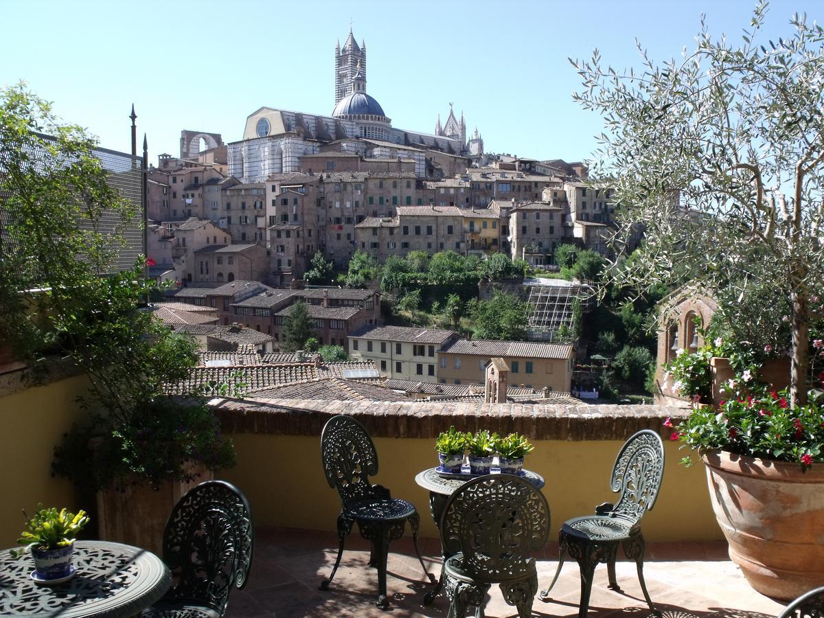 Residenza D'Epoca Campo Regio Relais Bed & Breakfast Siena Luaran gambar