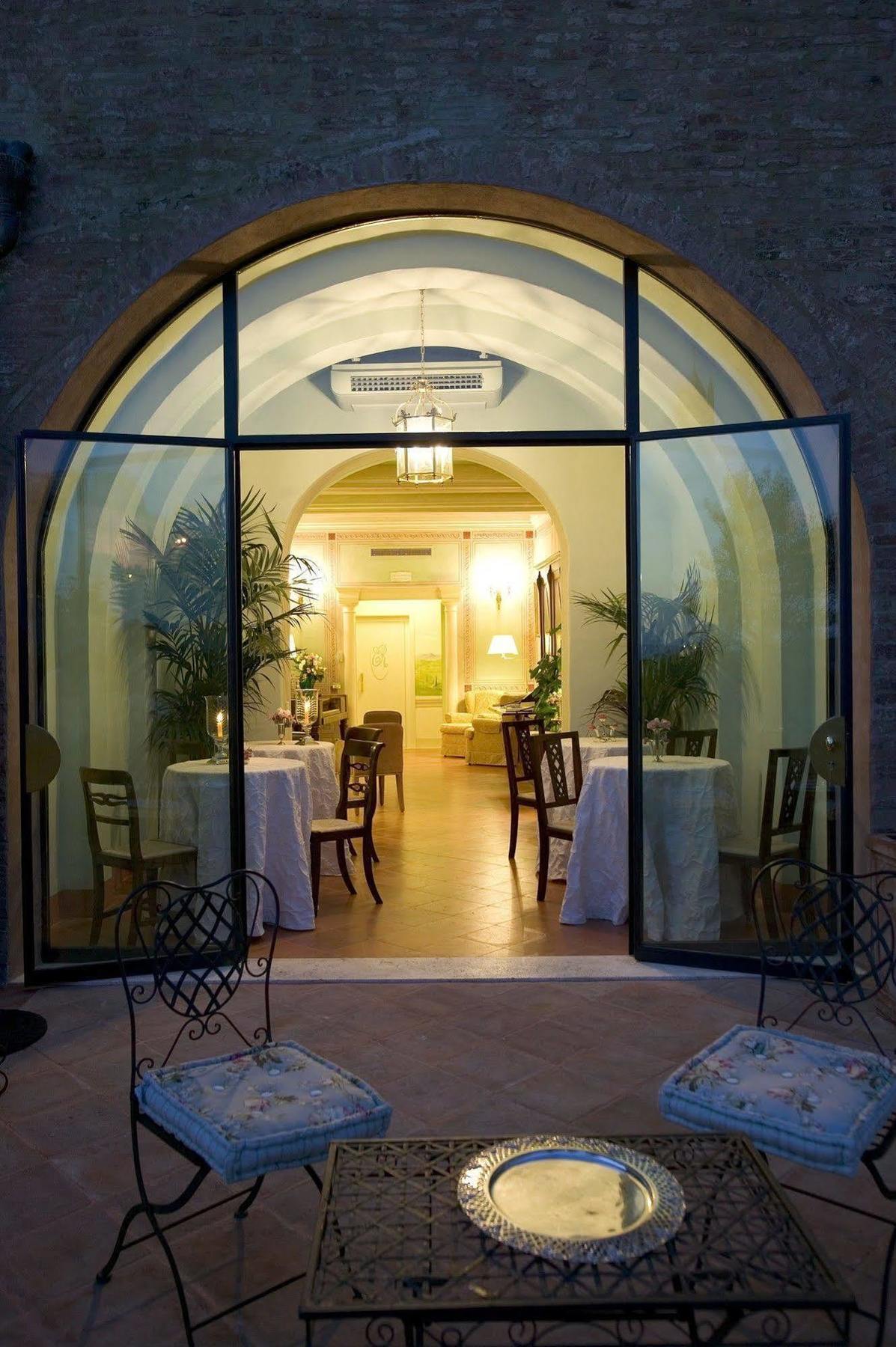 Residenza D'Epoca Campo Regio Relais Bed & Breakfast Siena Luaran gambar