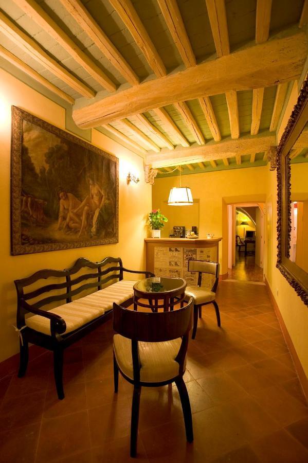 Residenza D'Epoca Campo Regio Relais Bed & Breakfast Siena Luaran gambar